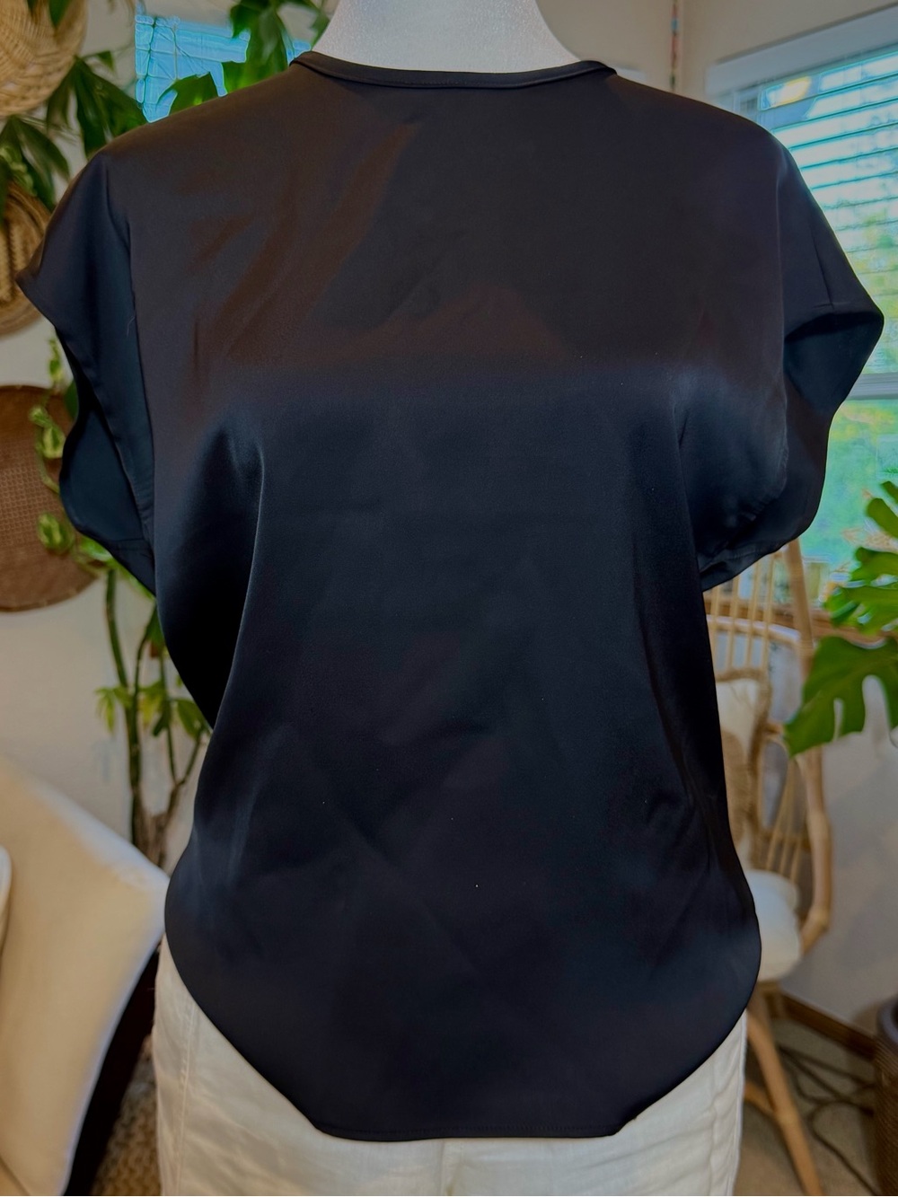 Brooks Brothers Luxury SATIN Black Cap Sleeve Top Dressy Shirt Blouse Women’s 4